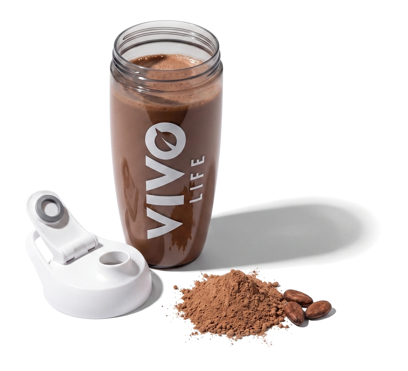 Clean Protein czekoladowy przygotowany w shakerze Eco Zen, obok proszek i ziarna kakaowca