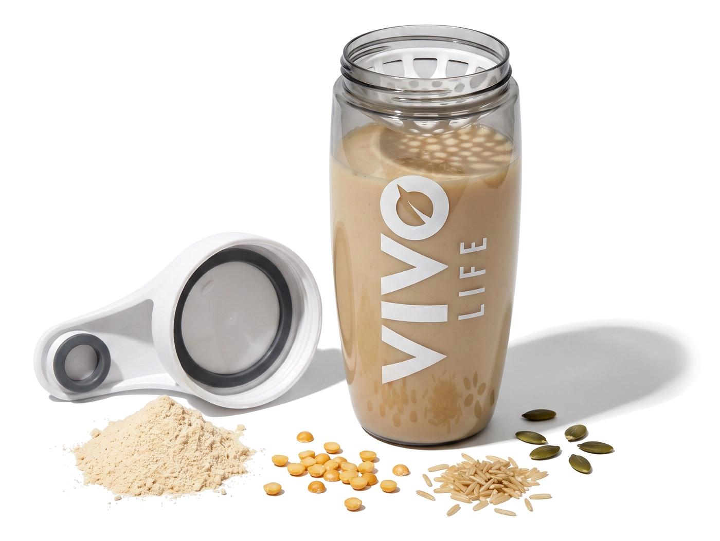 Clean Protein bezsmakowy przygotowany w shakerze Eco Zen, obok proszek białkowy