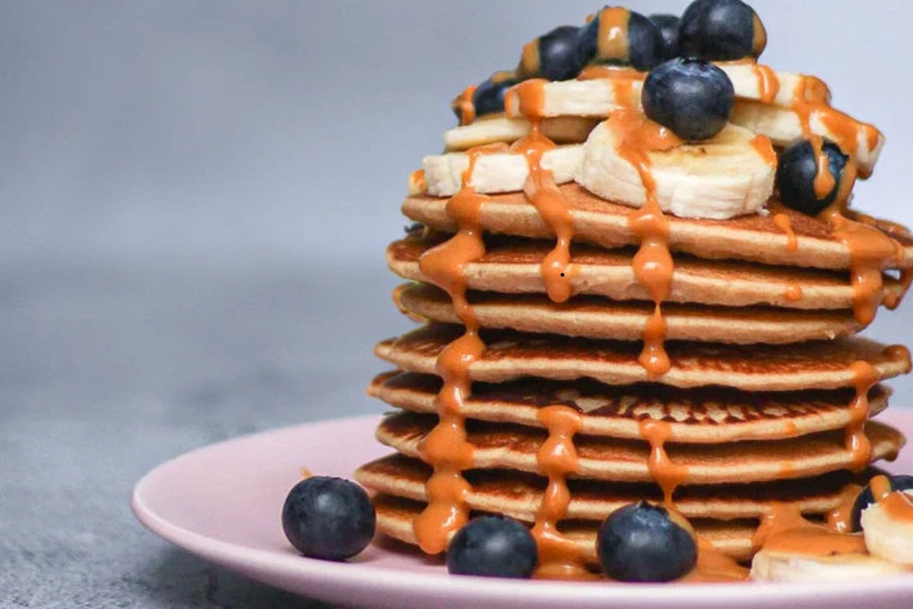 Te proteinowe naleśniki to idealny pomysł na zimowe śniadanie! Spróbujesz?